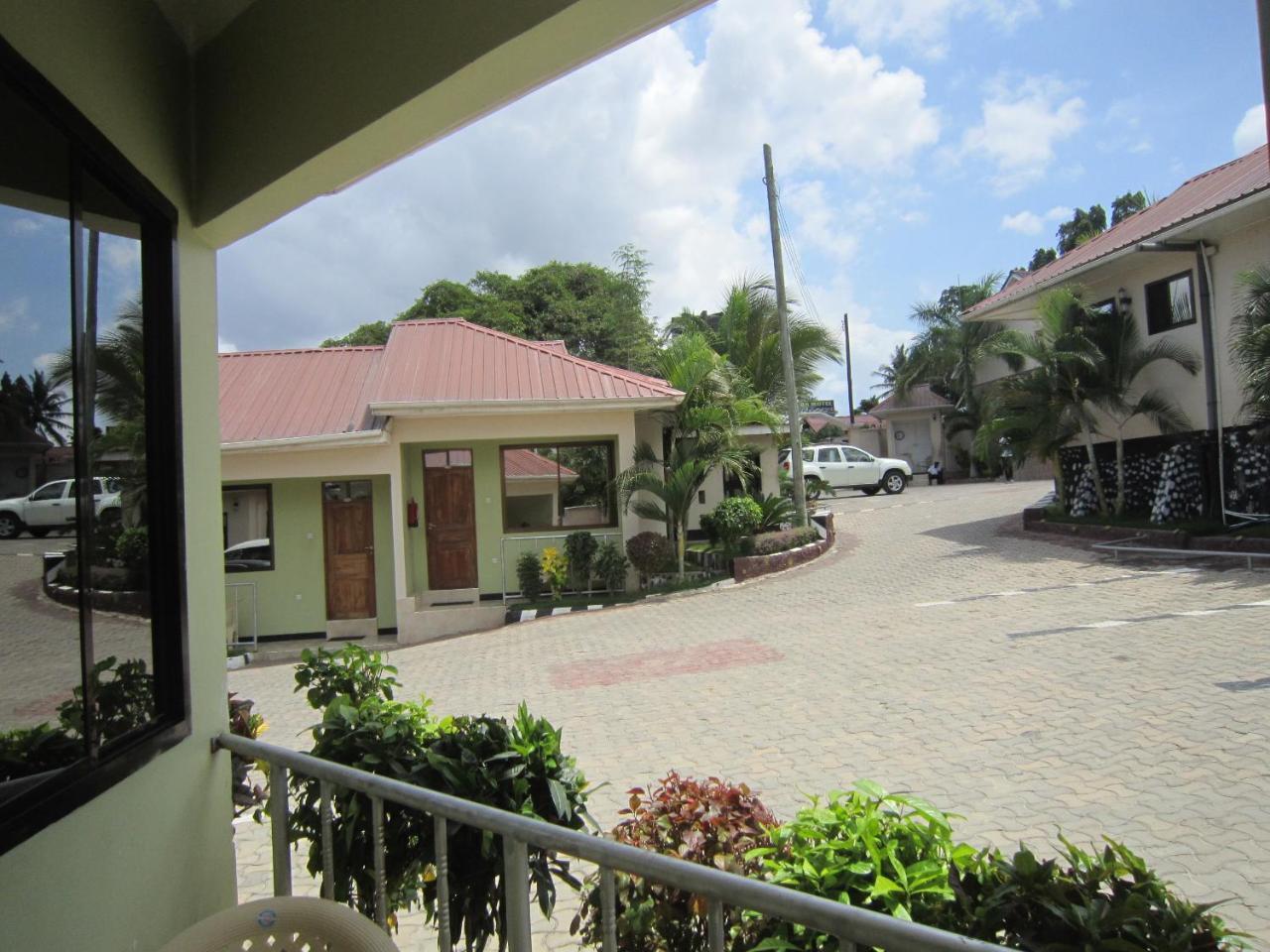 Jakicha Motel Dar es Salaam Exterior foto