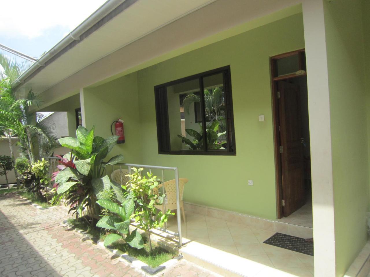 Jakicha Motel Dar es Salaam Exterior foto