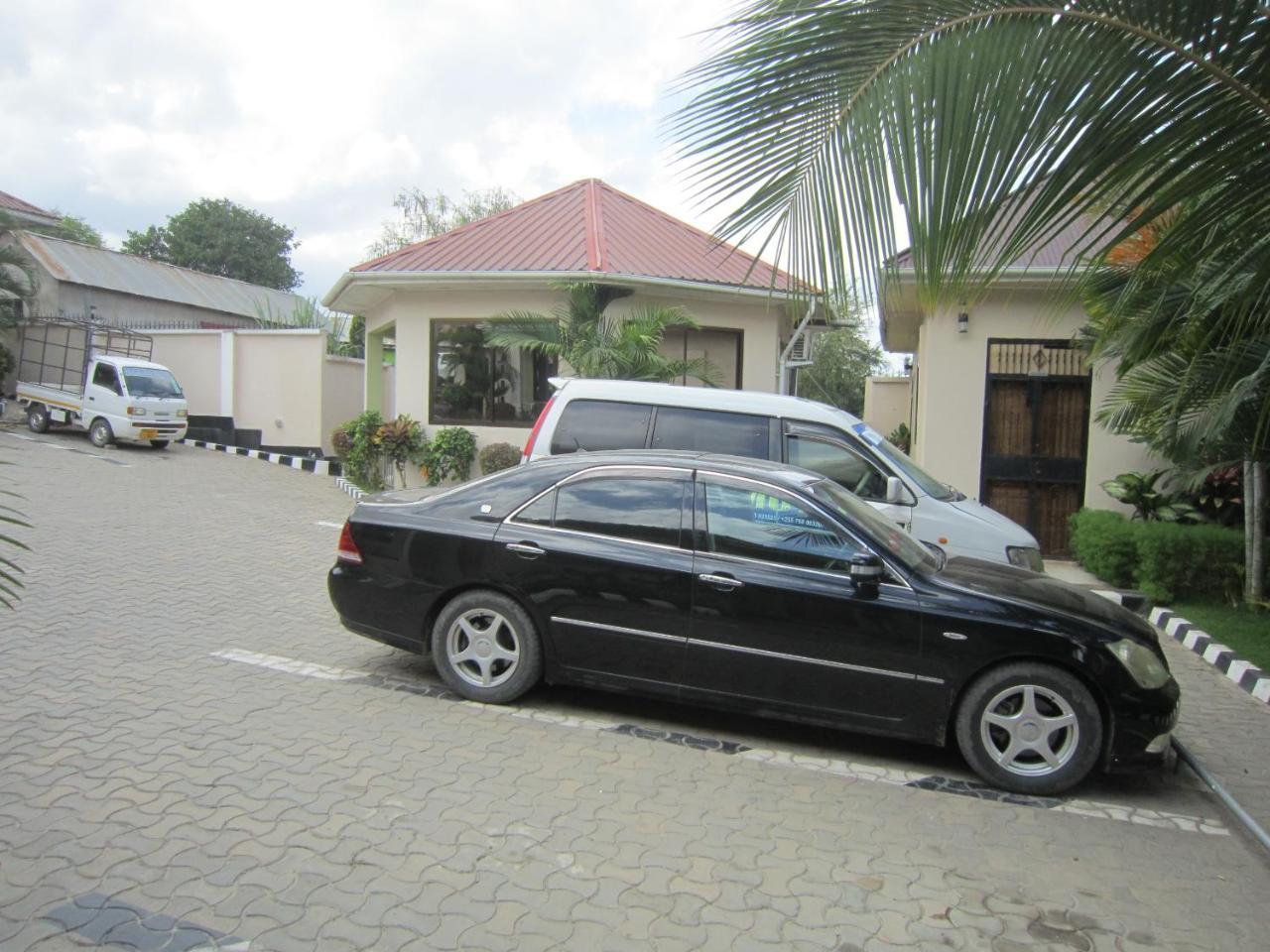 Jakicha Motel Dar es Salaam Exterior foto